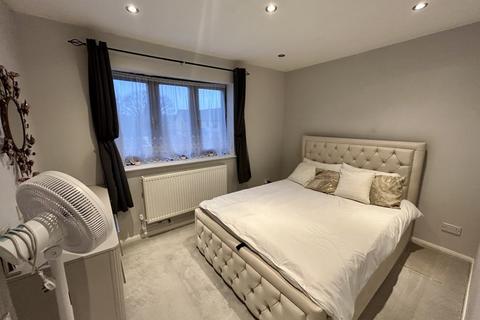 2 bedroom apartment for sale, Horseshoe Close, Waltham Abbey