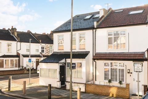 2 bedroom flat for sale, Blackshaw Road, London SW17