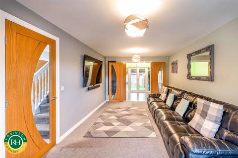 4 bedroom detached house for sale, Reeves Way, Armthorpe, Doncaster
