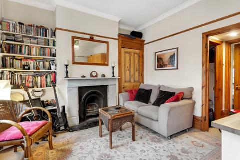 1 bedroom flat for sale, Clonbrock Road, London, N16
