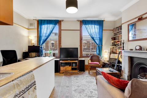 1 bedroom flat for sale, Clonbrock Road, London, N16