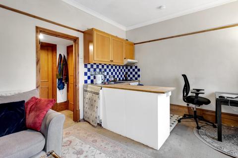 1 bedroom flat for sale, Clonbrock Road, London, N16