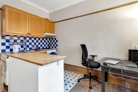 1 bedroom flat for sale, Clonbrock Road, London, N16