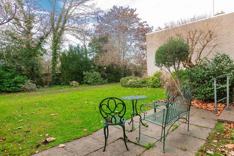 2 bedroom flat to rent, Coleridge Court, Parkleys, Richmond, Surrey
