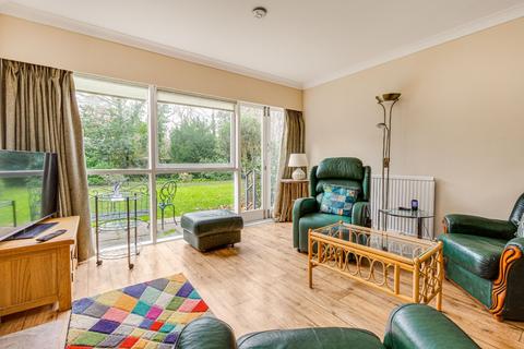 2 bedroom flat to rent, Coleridge Court, Parkleys, Richmond, Surrey