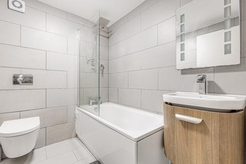 2 bedroom flat to rent, St. John's Hill, London