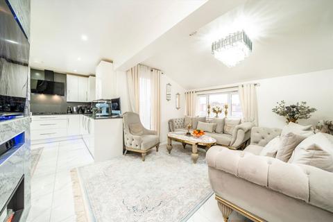 undefined, Heath Road, Hounslow TW3