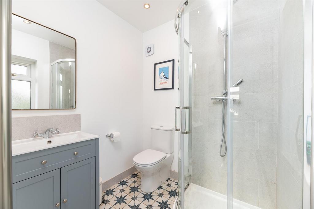 En-Suite To Bedroom 1