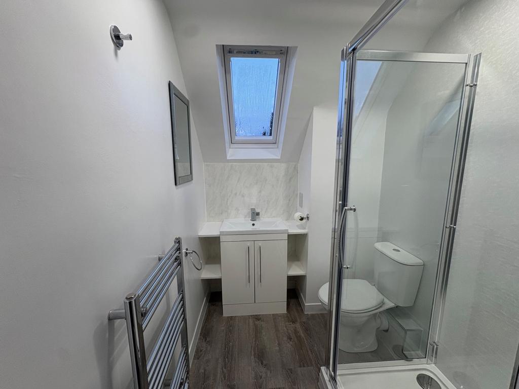 Shower-Room Upstairs 2