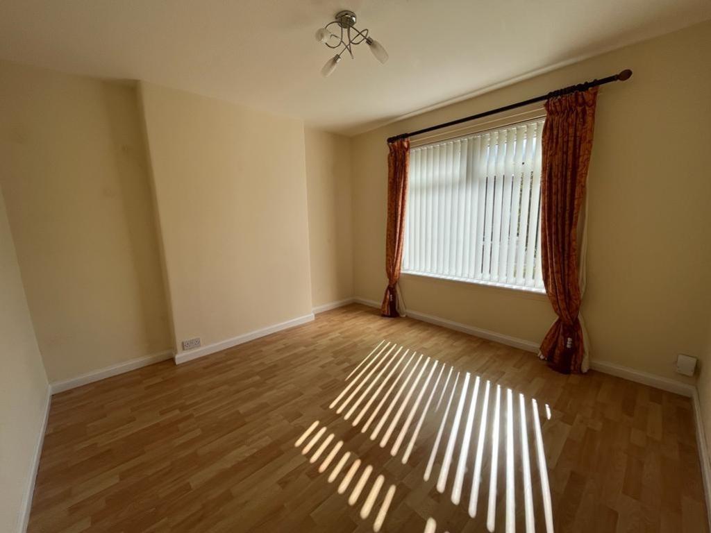 20 South Gyle Loan Bedroom lge
