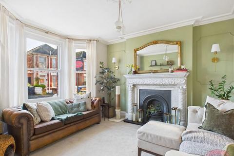 3 bedroom detached house for sale, Fairfield, Christchurch