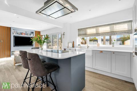 5 bedroom detached house for sale, Woodstock Road|Broxbourne|Approx. 2,500 sq ft Five-Bedroom Family Home