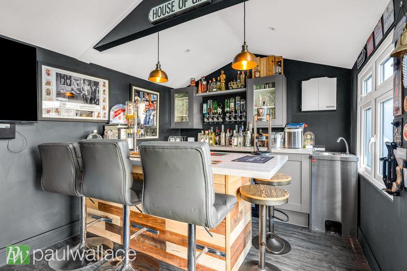 Bar / Garden Room