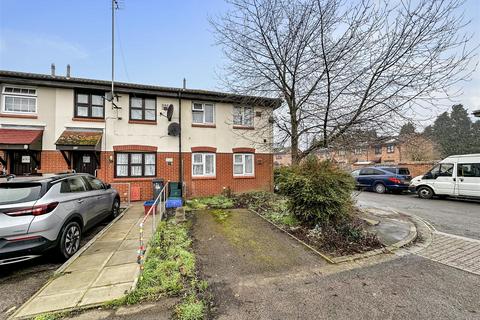 3 bedroom end of terrace house to rent, Heathlands Way, Hounslow TW4