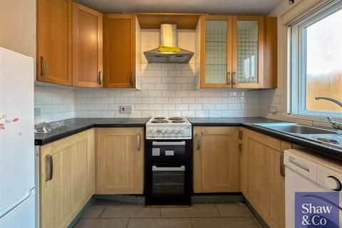 3 bedroom end of terrace house to rent, Heathlands Way, Hounslow TW4