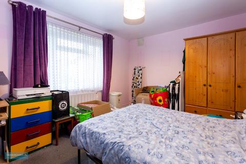 2 bedroom maisonette for sale, Stoneleigh, Wellington
