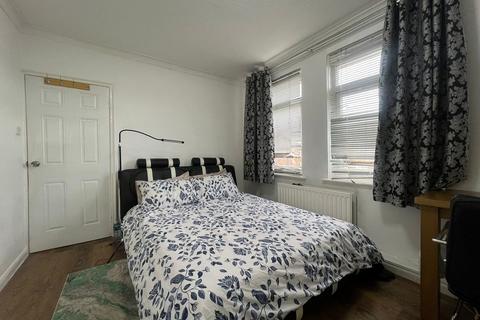 1 bedroom in a house share to rent, Fossway, Newcastle Upon Tyne NE6