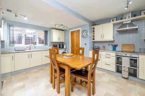 2 bedroom semi-detached house for sale, Oaken Drive, Willenhall