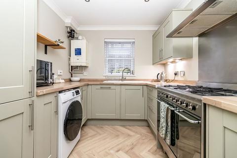 3 bedroom end of terrace house for sale, Mountbatten Square, Southsea