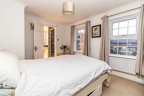 3 bedroom end of terrace house for sale, Mountbatten Square, Southsea