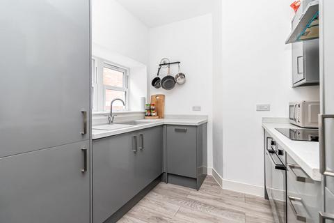 2 bedroom flat for sale, Artillery Court, 58 Cromwell Road