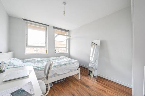 2 bedroom flat for sale, Burr Close, St Katharine Docks, London, E1W