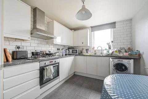 2 bedroom flat for sale, Burr Close, St Katharine Docks, London, E1W