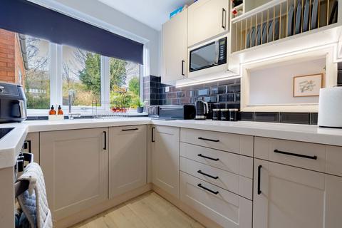 undefined, Essex Avenue, Kingswinford DY6