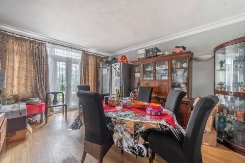 4 bedroom detached house for sale, London Road,, Stanmore, HA7