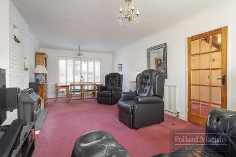 3 bedroom detached house for sale, Elmfield Way, Sanderstead