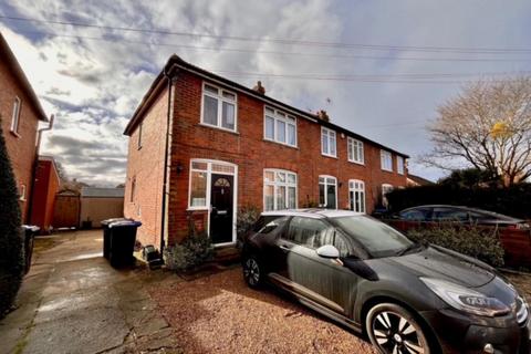 3 bedroom house to rent, 27 Willson Road Englefield Green Egham