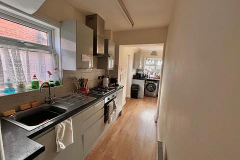 3 bedroom house to rent, 27 Willson Road Englefield Green Egham