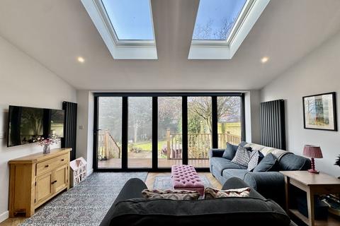 4 bedroom semi-detached house for sale, Cliffords Way, Bourne End SL8
