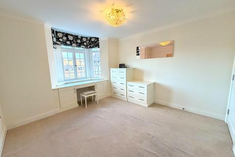 3 bedroom apartment to rent, Rothschild Place, Tring