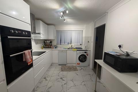 2 bedroom terraced house to rent, Norfolk Road, Huntingdon