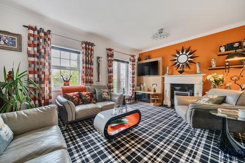 4 bedroom semi-detached house for sale, Eastbury Way, Redhouse, Swindon, SN25