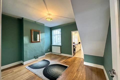 2 bedroom terraced house to rent, Stunning 2 Bed House. Magor Street, Newport