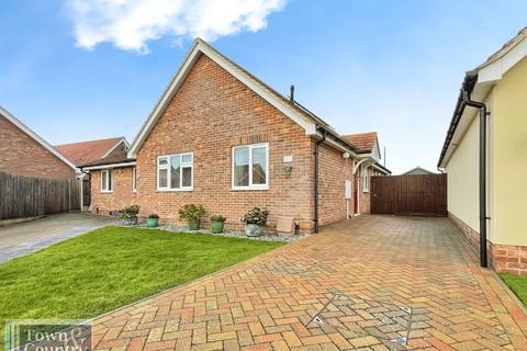 3 bedroom bungalow for sale, Springfield Meadows, Little Clacton, CO16