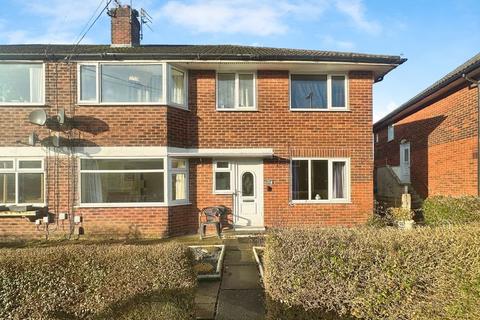 2 bedroom flat for sale, Burns Avenue, Bury