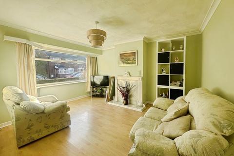 2 bedroom flat for sale, Burns Avenue, Bury