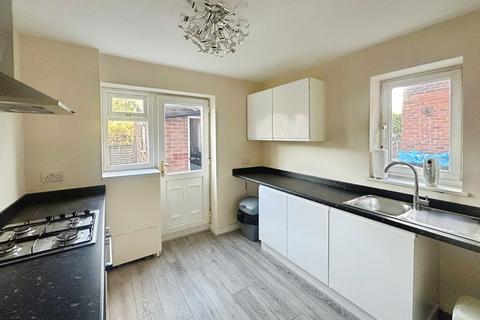 2 bedroom flat for sale, Burns Avenue, Bury