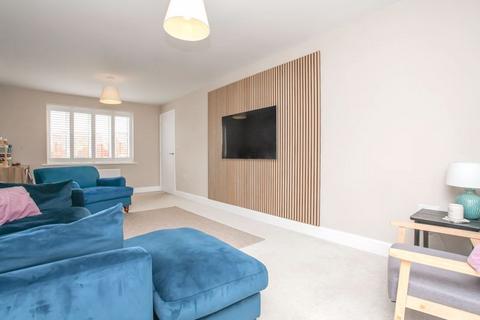 4 bedroom detached house for sale, Callow Drive, Banbury OX15