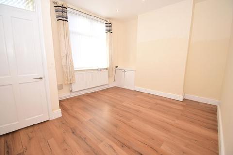 2 bedroom terraced house to rent, Hope Street, Leigh