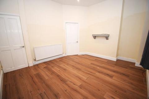 2 bedroom terraced house to rent, Hope Street, Leigh