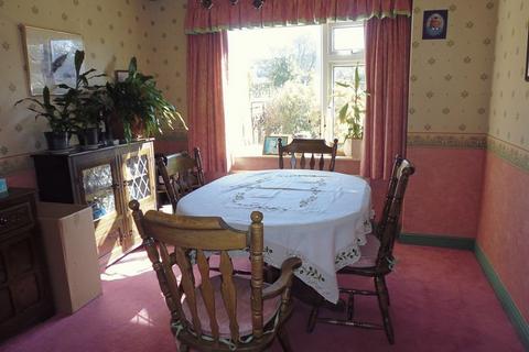 4 bedroom semi-detached house for sale, Kershaw Crescent, Halifax HX2
