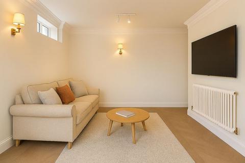1 bedroom apartment to rent, Charrington House, Cephas Avenue, London
