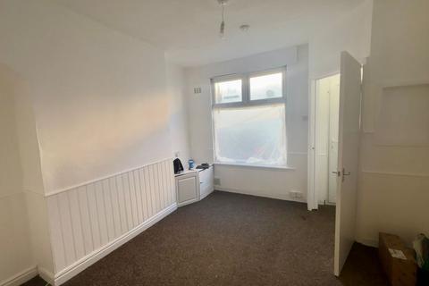 2 bedroom terraced house to rent, Gorst Street, Liverpool