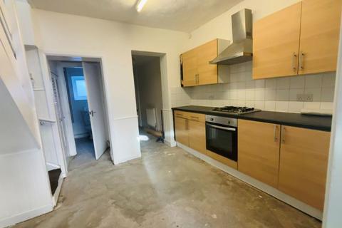 2 bedroom terraced house to rent, Gorst Street, Liverpool