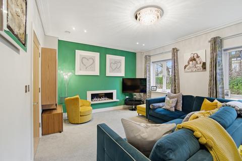 4 bedroom townhouse for sale, Rouse Close, Weybridge, KT13 9DH
