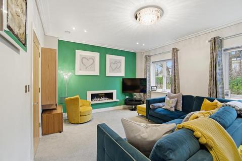 undefined, Rouse Close, Weybridge, KT13 9DH
